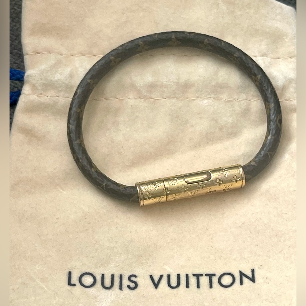 Louis Vuitton confidential bracelet